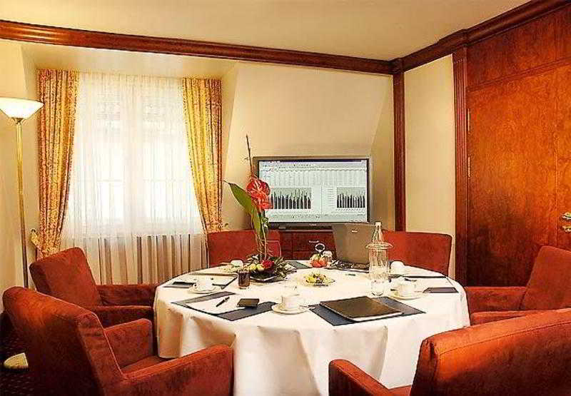 Courtyard By Marriott Hamburg Airport Hotel Business photo