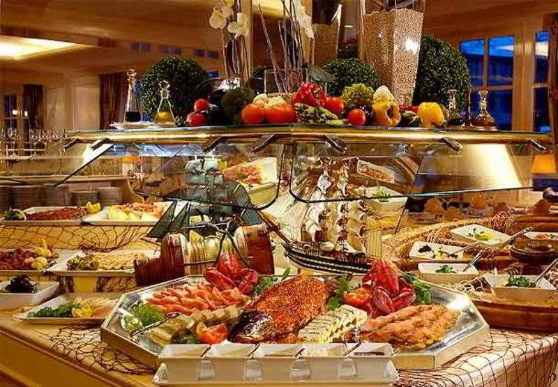 Courtyard By Marriott Hamburg Airport Hotel Restaurant photo