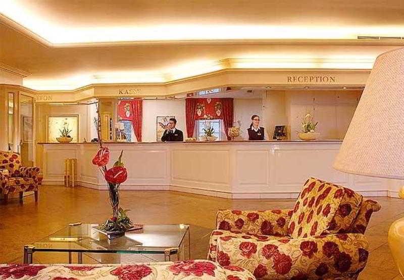 Courtyard By Marriott Hamburg Airport Hotel Interior photo