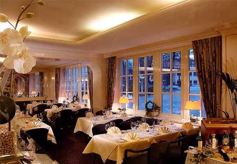 Courtyard By Marriott Hamburg Airport Hotel Restaurant photo