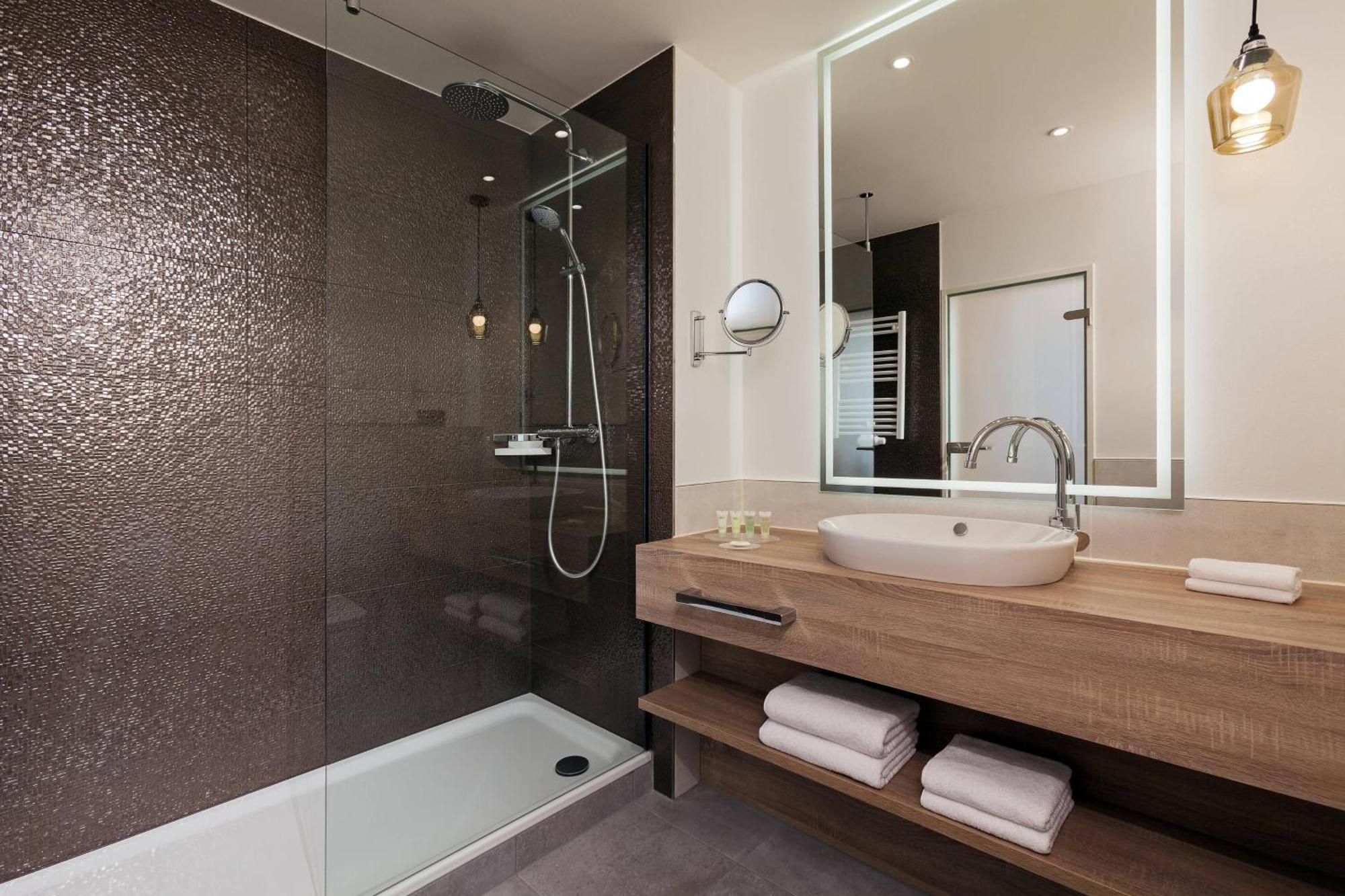 Courtyard By Marriott Hamburg Airport Hotel Exterior photo