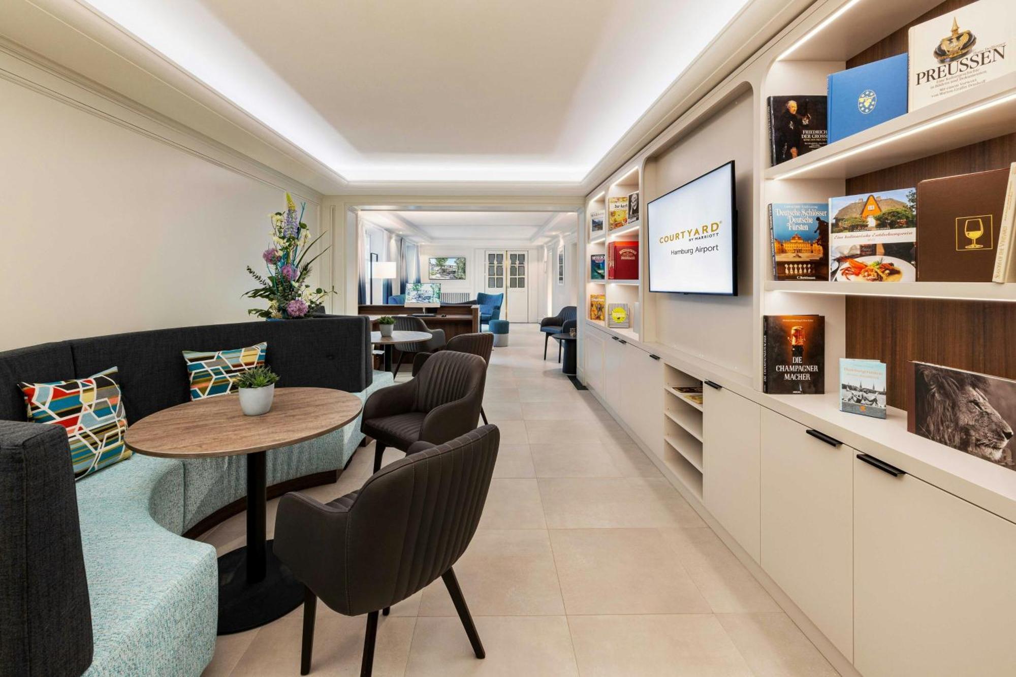 Courtyard By Marriott Hamburg Airport Hotel Exterior photo