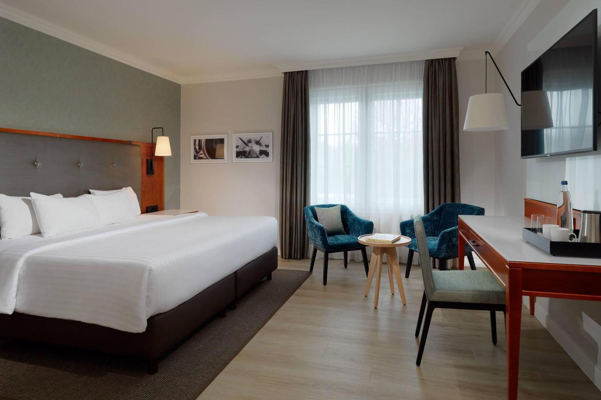 Courtyard By Marriott Hamburg Airport Hotel Exterior photo