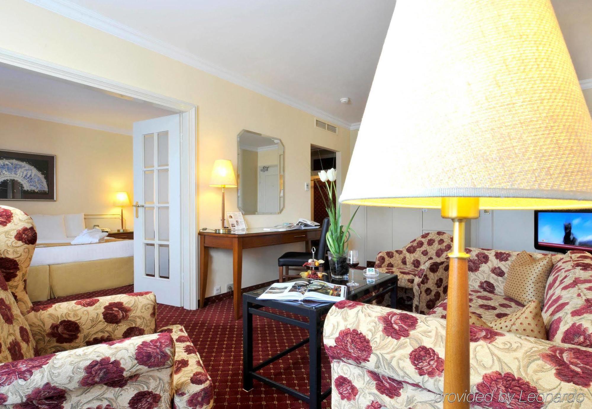 Courtyard By Marriott Hamburg Airport Hotel Exterior photo