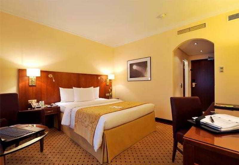 Courtyard By Marriott Hamburg Airport Hotel Exterior photo